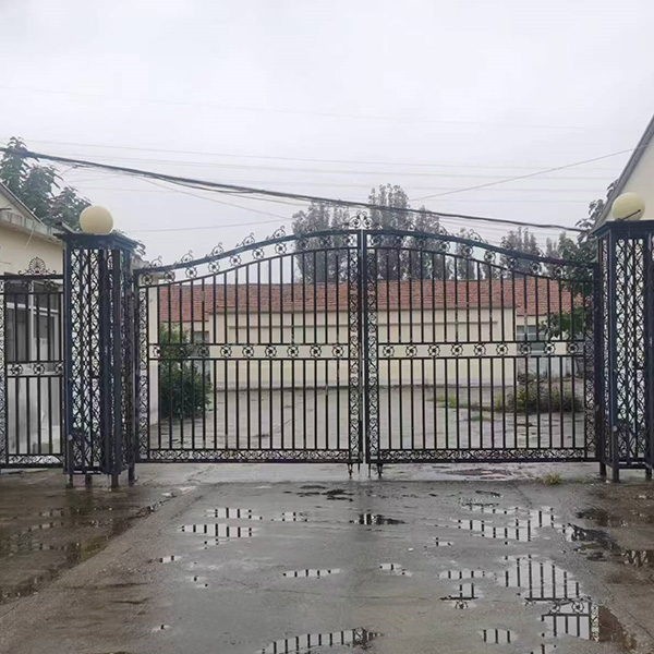 Aluminum gate